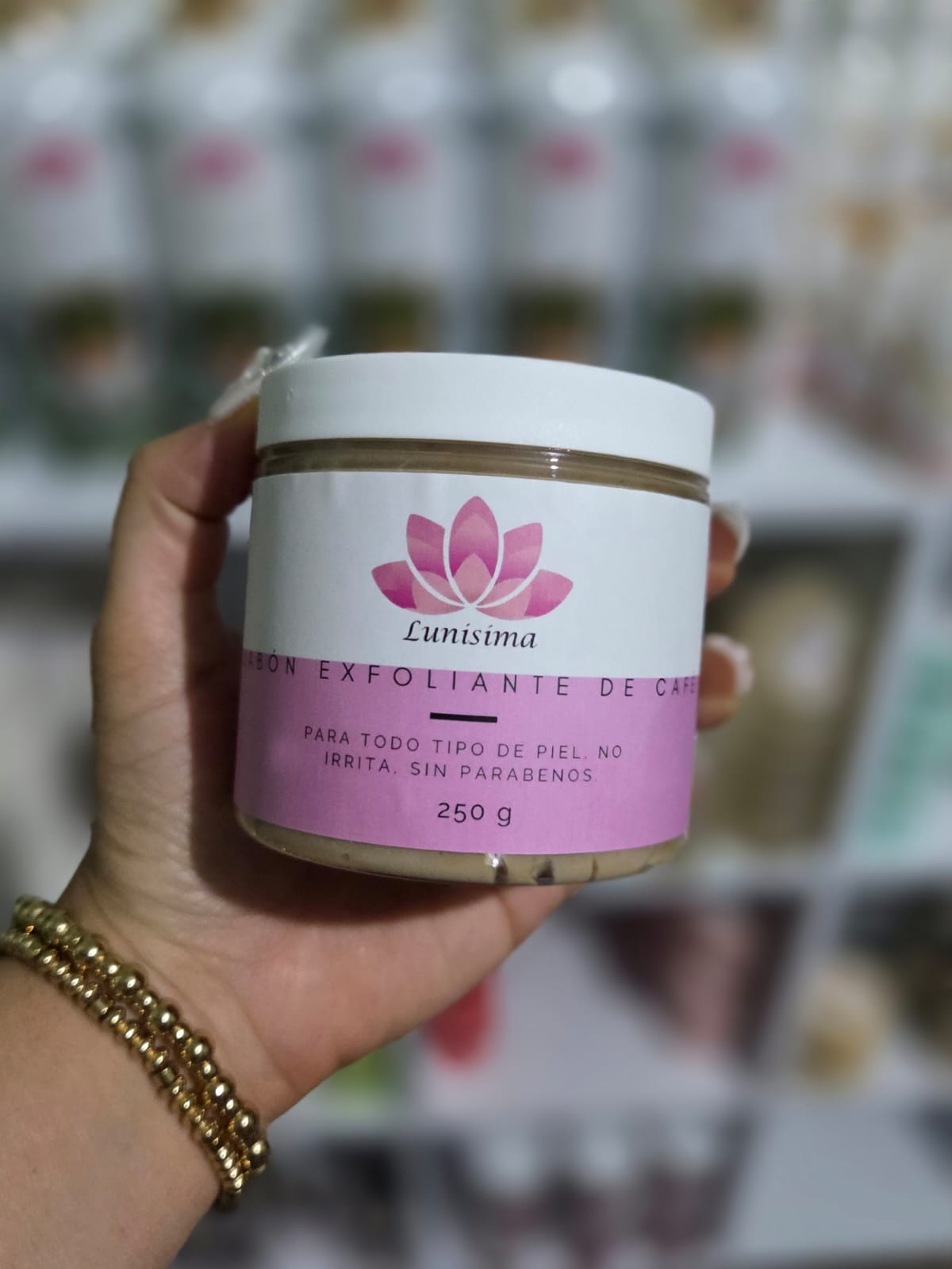 Jabón exfoliante en pasta Lunisima